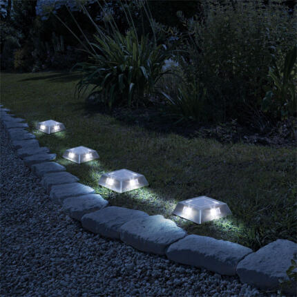 Négyzet alakú fém LED-es leszúrható / fali szolár lámpa - 10x10x2,5 cm